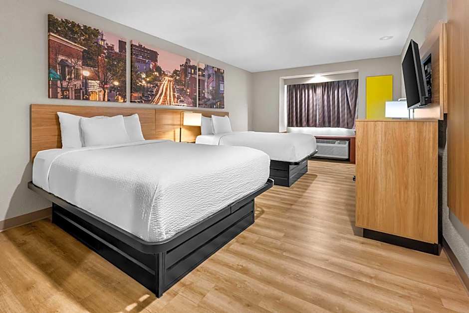 Days Inn by Wyndham near Kansas Speedway