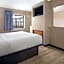 Days Inn & Suites by Wyndham Kokomo
