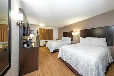 Deluxe Room with Two Double Beds Smoke Free