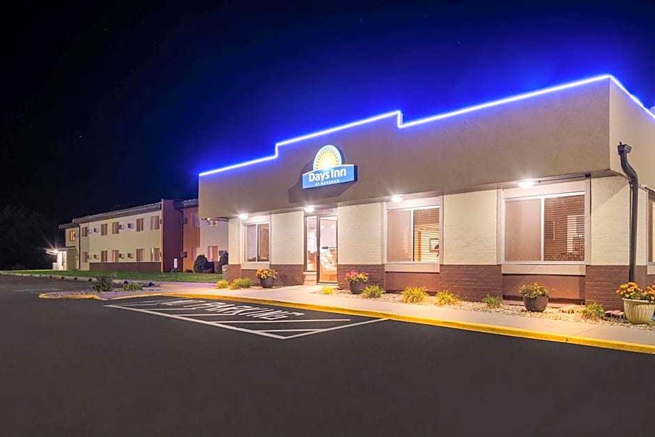 Days Inn by Wyndham Newton