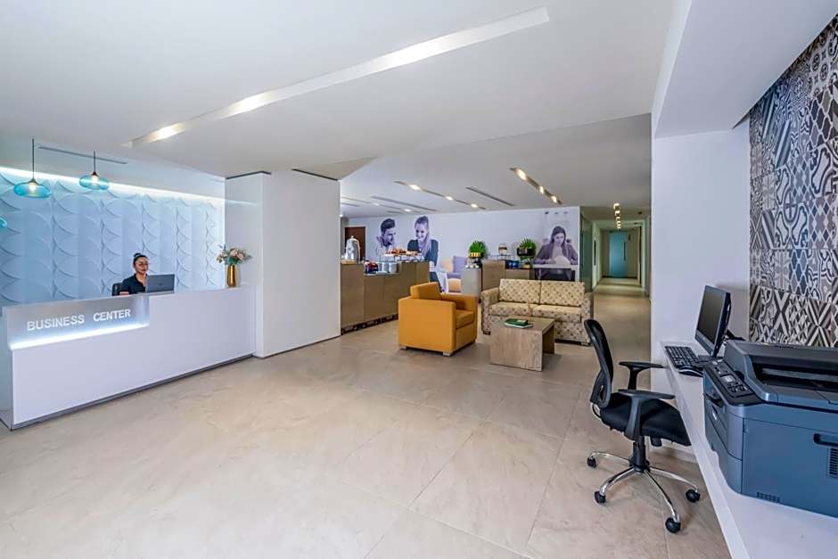 Krystal Urban Cancun-Malecon