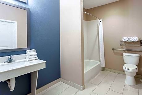 One-Bedroom Suite - Disability Access/Non-Smoking