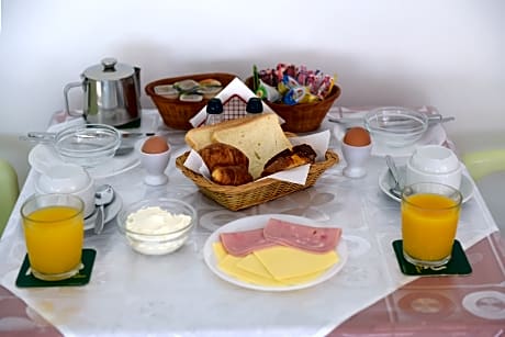 Trianta Hotel Apartmentos