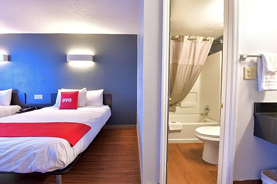 OYO Hotel Valdosta GA I-75