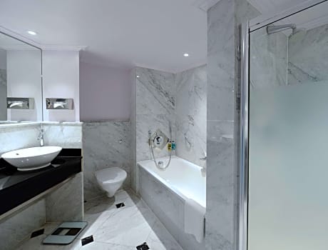 Suite, 1 Bedroom (View of the Square) (1 King Bed)