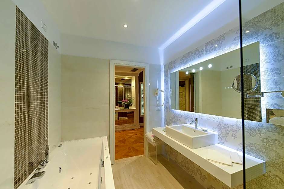 Savoia & Jolanda Hotel