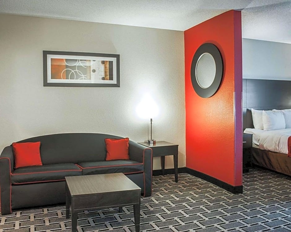 Comfort Suites Airport Nashville