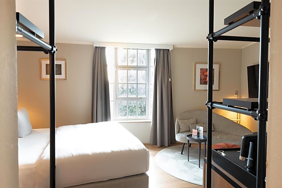 Wasserturm Hotel Cologne, Curio Collection by Hilton