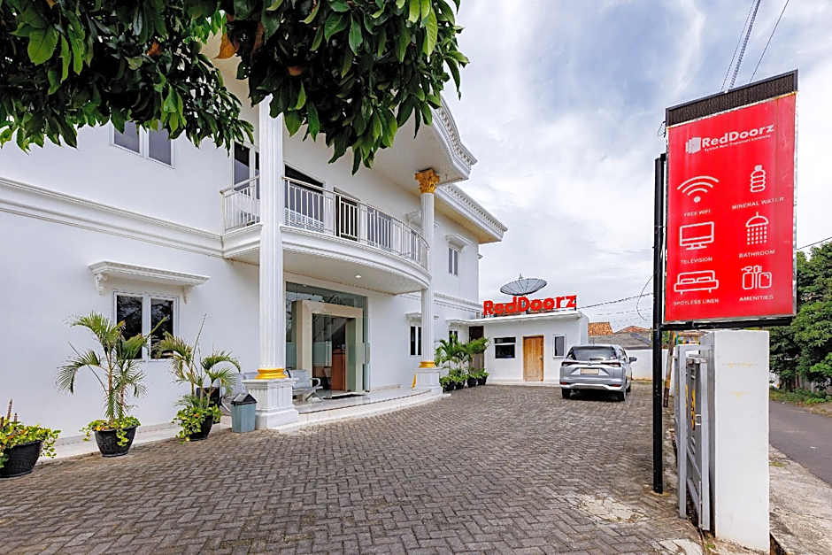 RedDoorz Syariah near Transmart Lampung