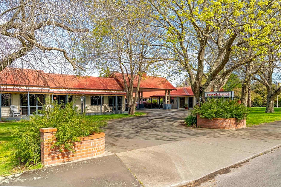 Oak Estate Motor Lodge