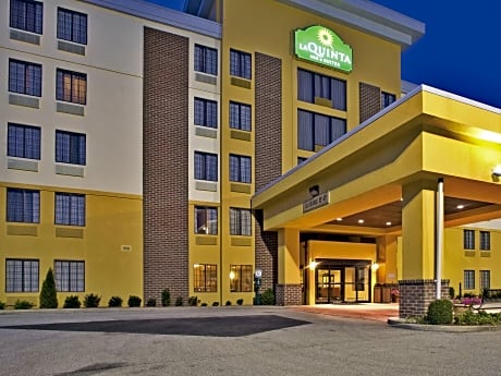 La Quinta by Wyndham Elkview - Charleston NE