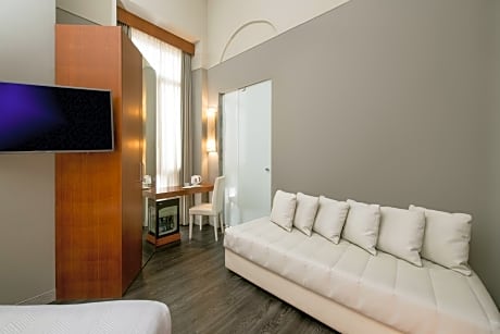 Triple Room (3 Twin Beds)