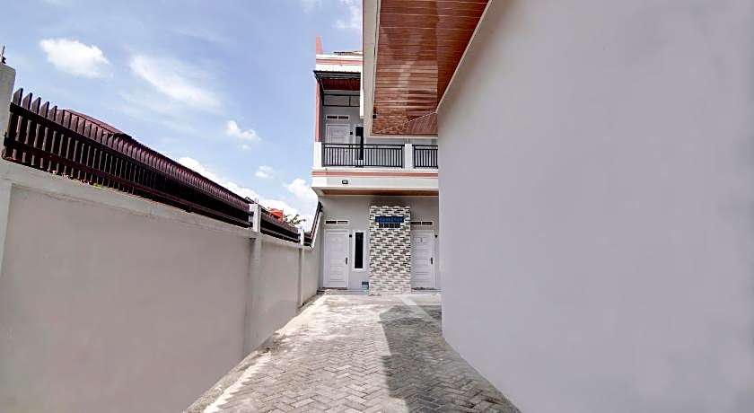 OYO 92806 Penginapan Geby Syariah