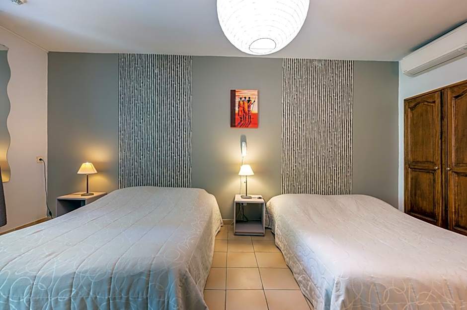 Au Saint Roch - Hôtel et Jardin