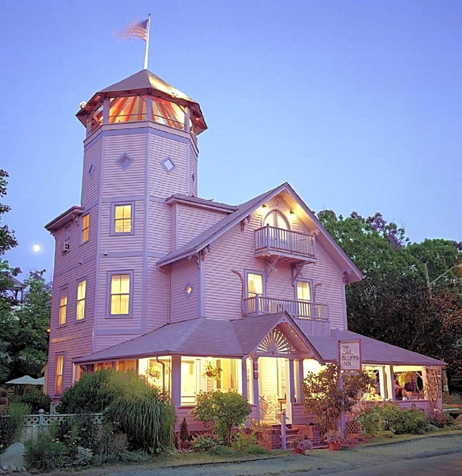 The Oak Bluffs Inn