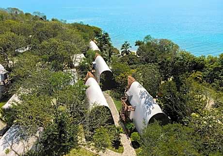 Mia Bacalar Luxury Resort & Spa