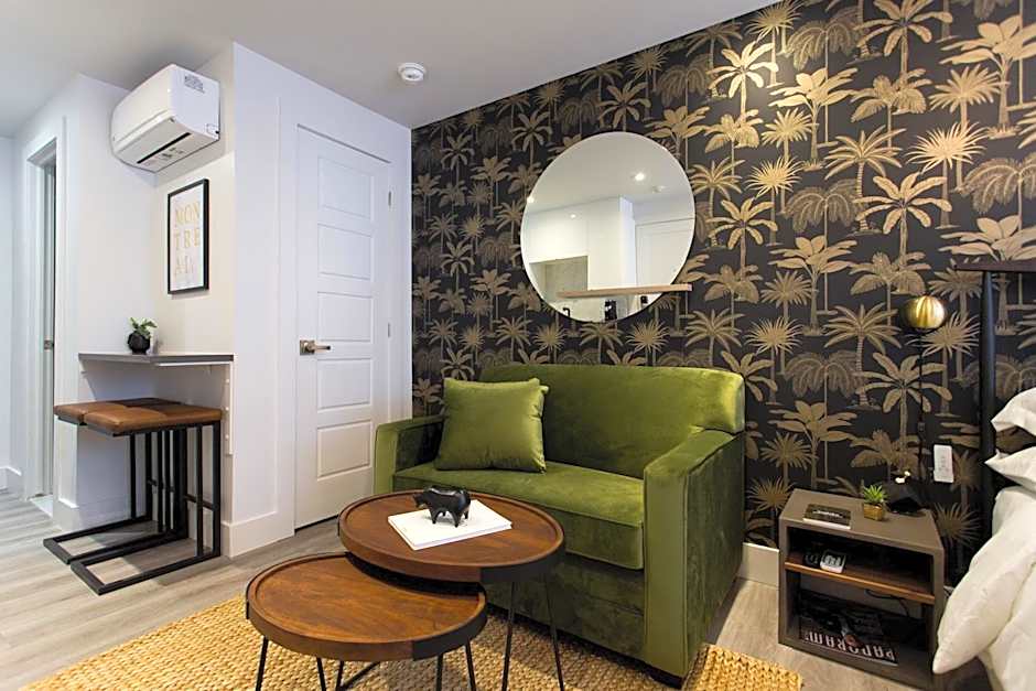 16 Studio Apartment-Hotel in Little Italy by Den Stays