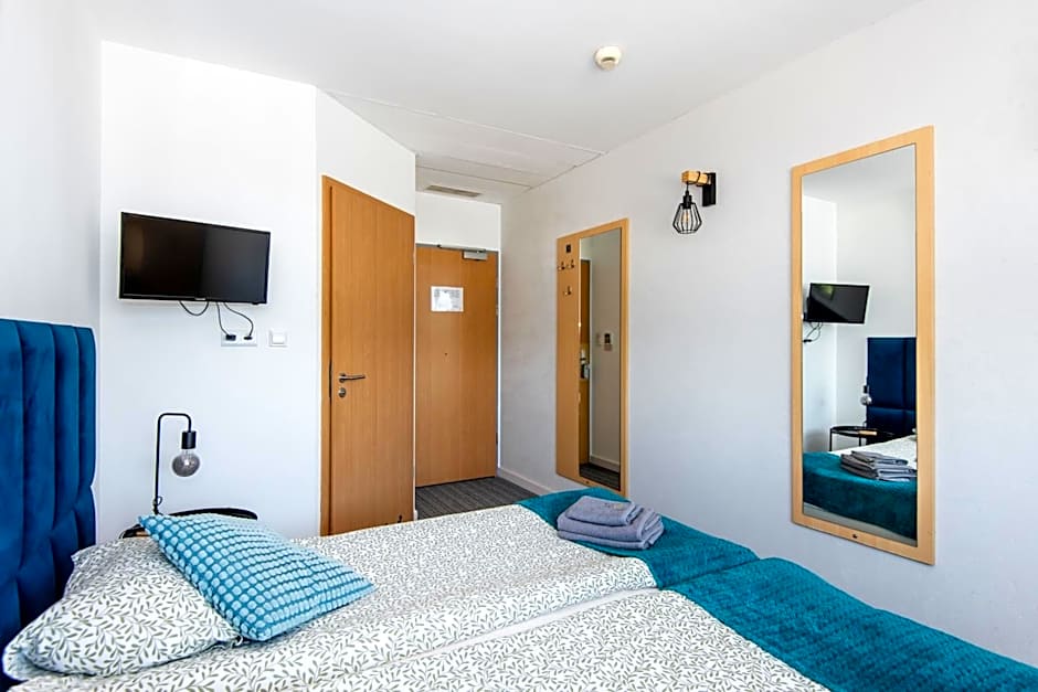 Sapphire Hotel Room Poznan