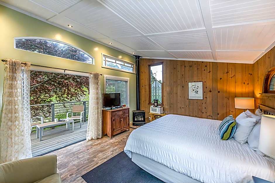 Inn at Schoolhouse Creek