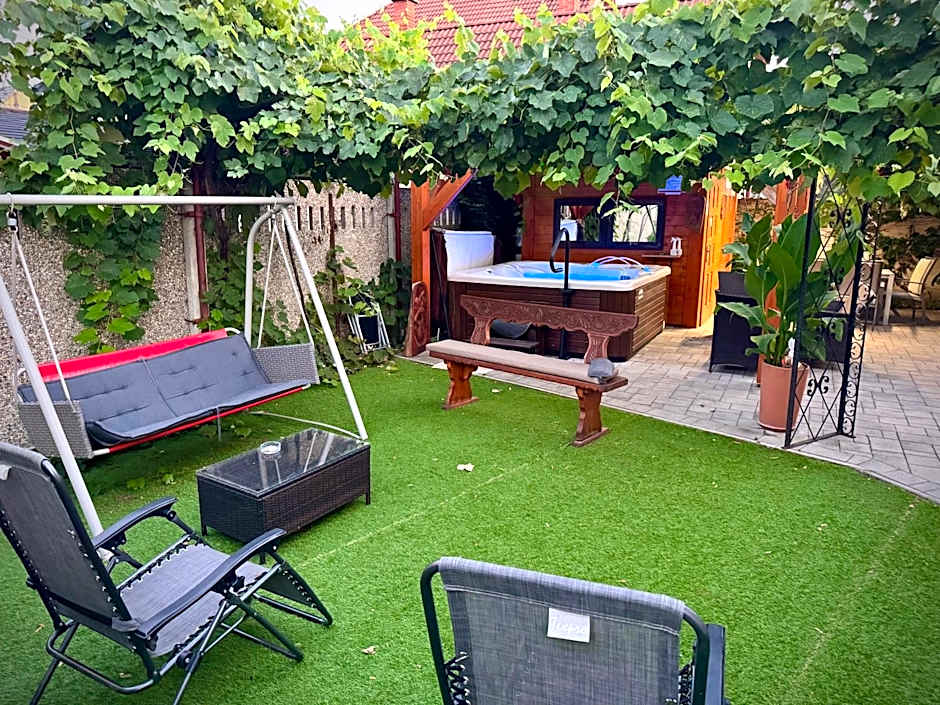 Fészek Fogadó - Pension Nest