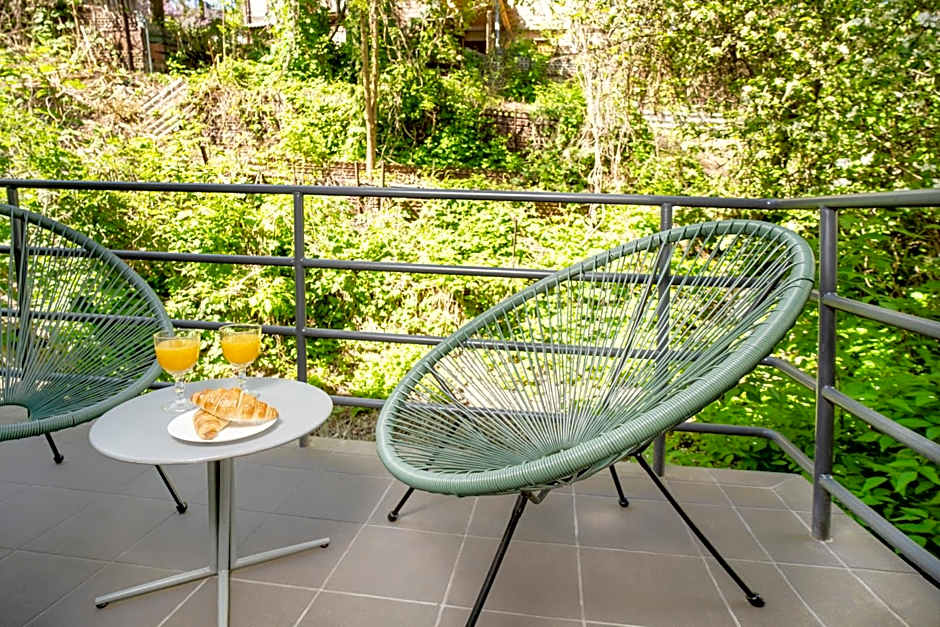 House 22A Studio Apartments