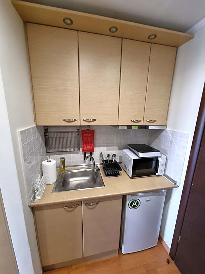 Nikos Studio Apartments