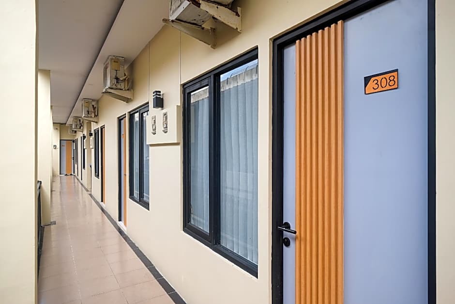 RedDoorz near Ambarrukmo Area