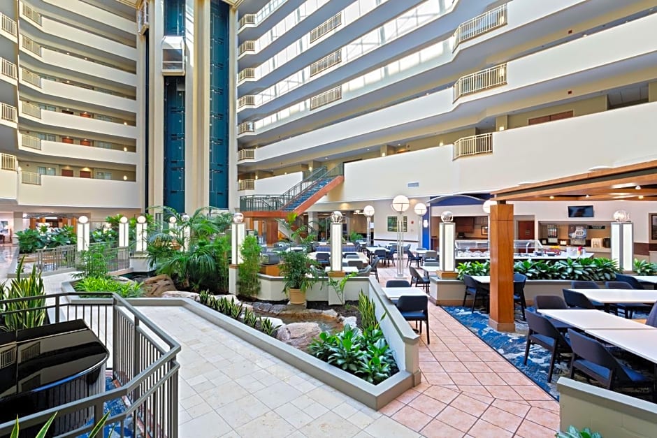 Embassy Suites By Hilton Hotel Tampa-USF/Near Busch Gardens