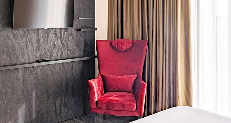 PLAZA Premium Grand Winston