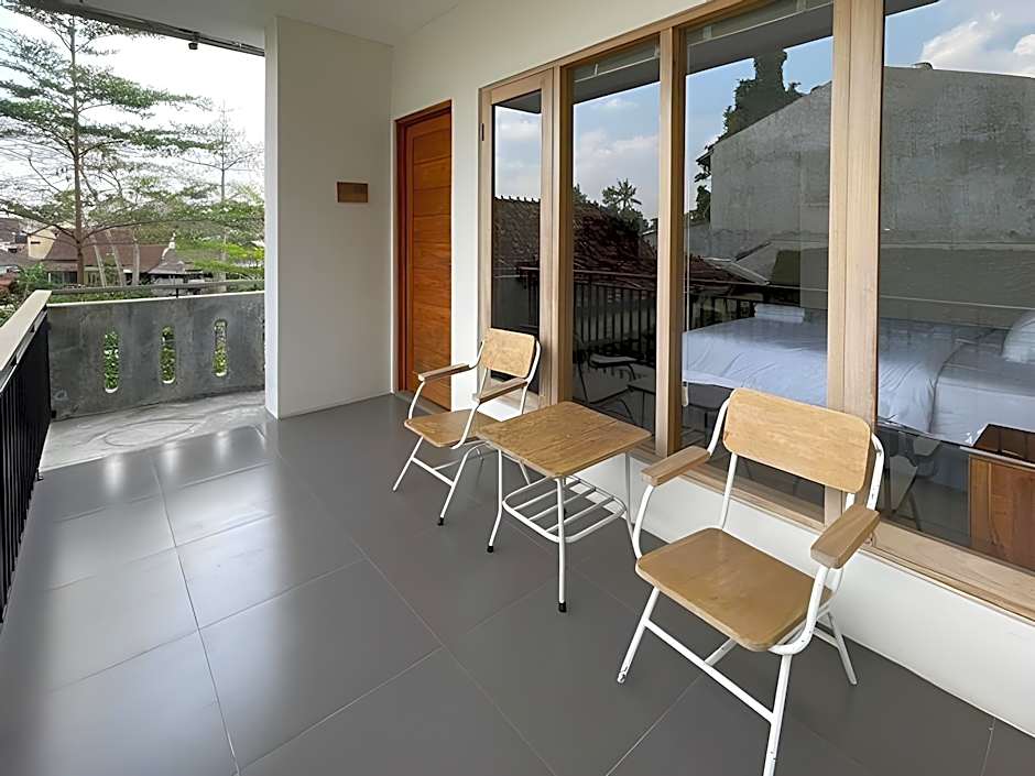 Urbanview Code Riverstay Yogyakarta