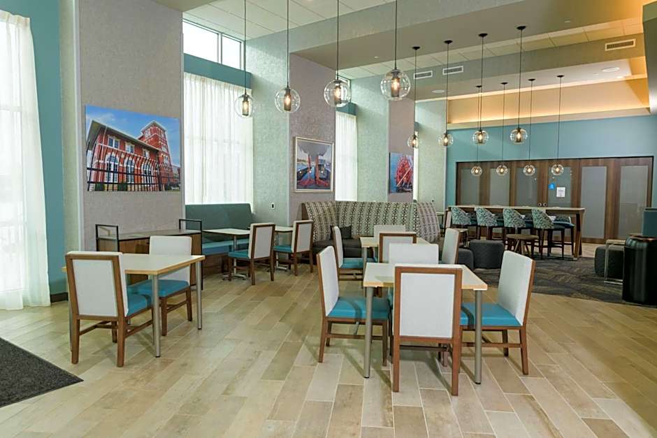 Hampton Inn By Hilton & Suites Erie/Bayfront, PA