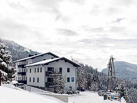 Majestic apartment with infinity pool