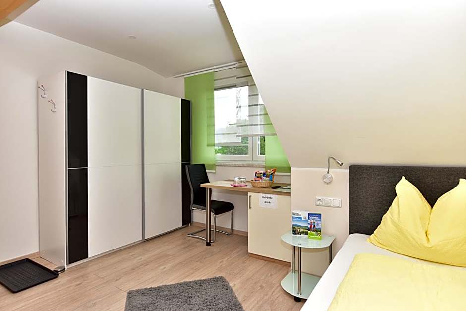 Ferienwohnungen und Zimmer Yassi