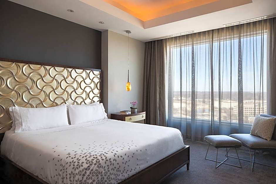 Renaissance by Marriott Schaumburg Convention Center Hotel