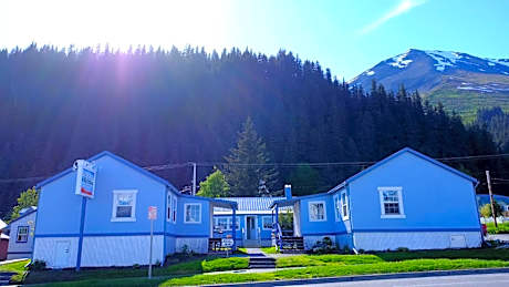 The Tides Inn