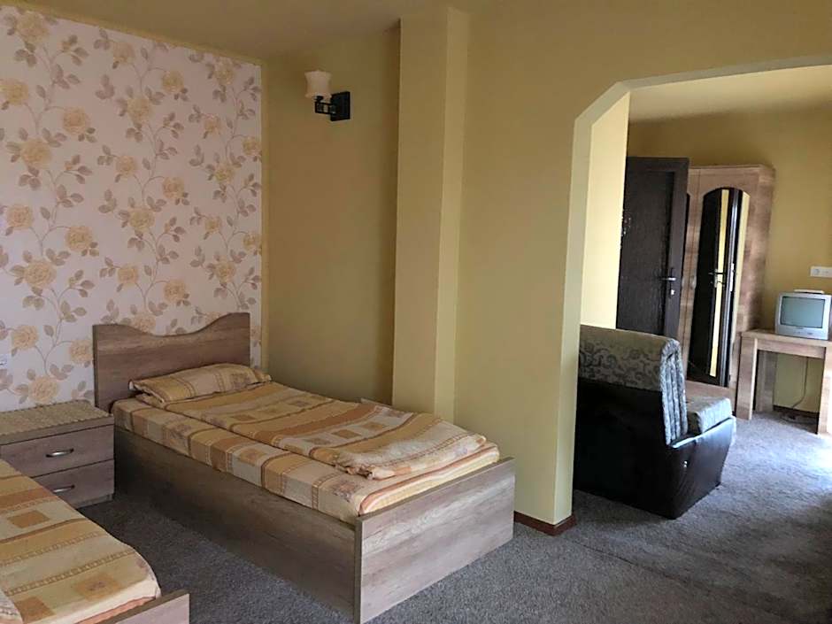 Pensiunea Mirela Peștera Urșilor