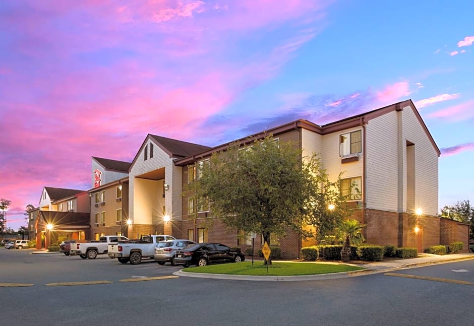 Red Roof Inn & Suites Savannah Airport