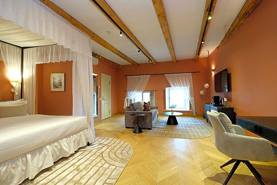 The Three Sisters Hotel