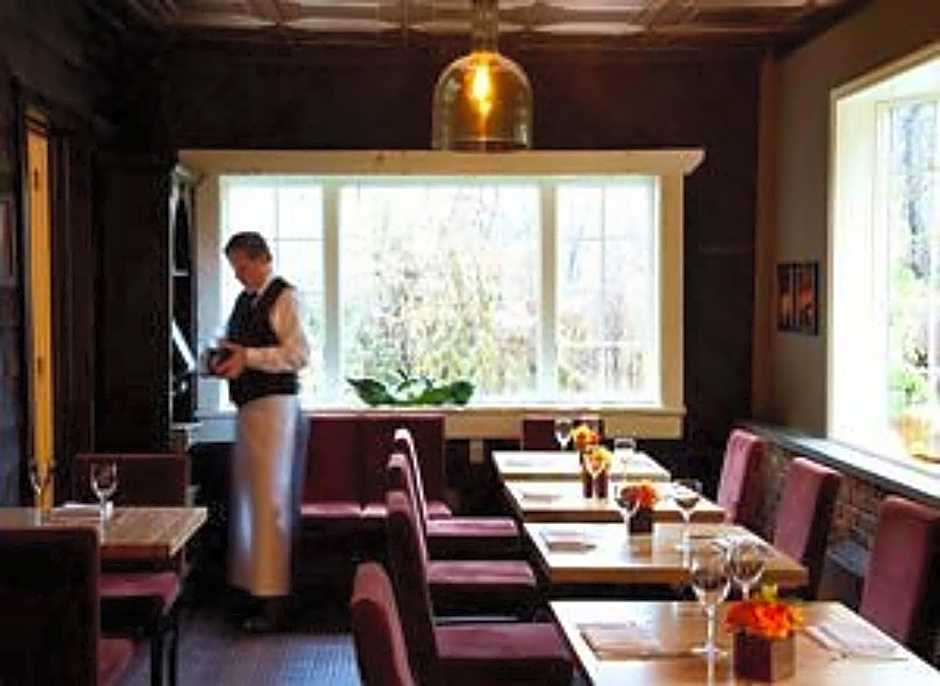 CRABTREES KITTLE HOUSE RESTAURANT & INN - BED AND BREAKFAST