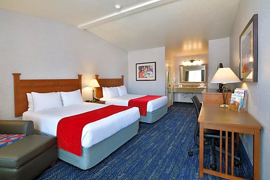 Lamplighter Inn & Suites at SDSU