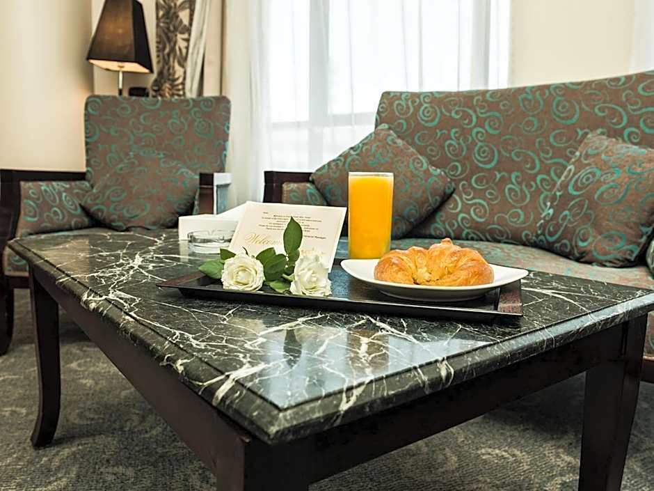 Cherry Maryski Hotel