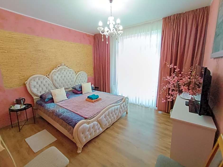 Photo 1 of 5 of Deluxe 1 King Bed