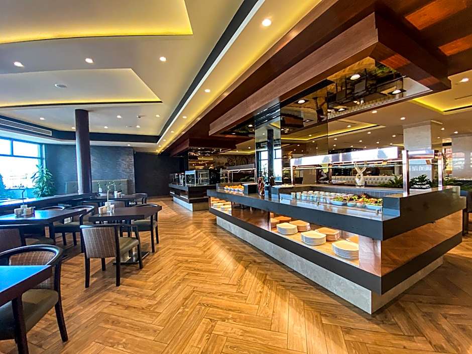 Almira Hotel Thermal Spa & Convention Center