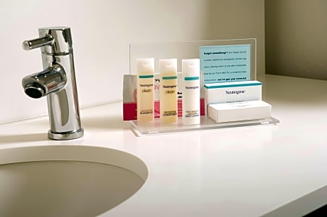 1 King W/Sofabed/Fridge Nonsmoking