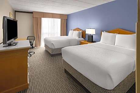 Deluxe Queen Room with Two Queen Beds - Non-Smoking