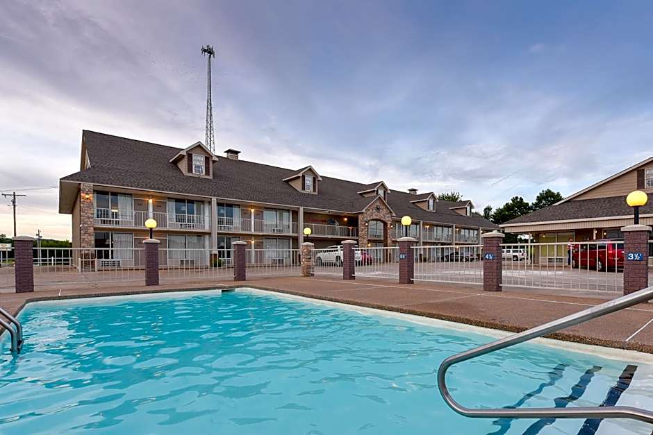 Photo 1 of 46 of Interstate Inn