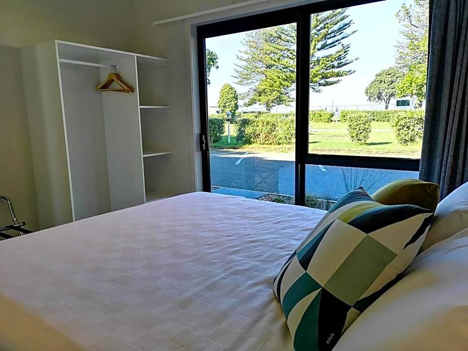 Waikanae Beach Ocean View Apartments