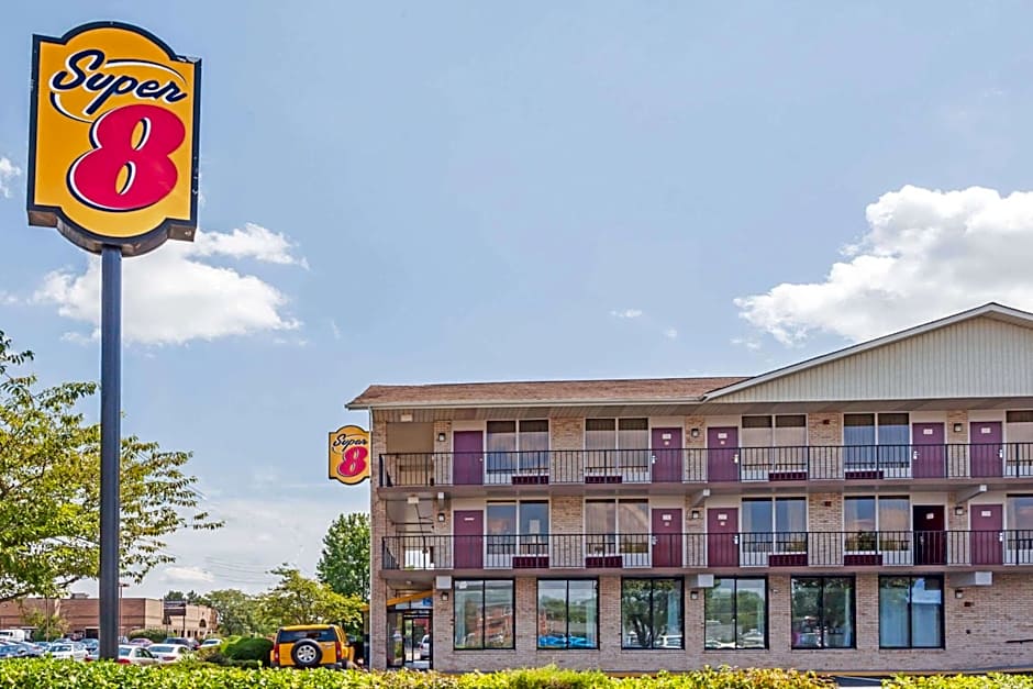 Super 8 by Wyndham Manassas