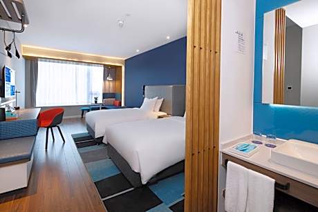 Twin Superior Smoking