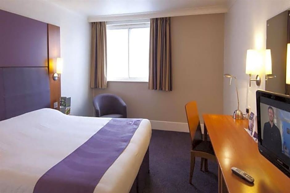 Premier Inn Castleford (Xscape, M62 J32)